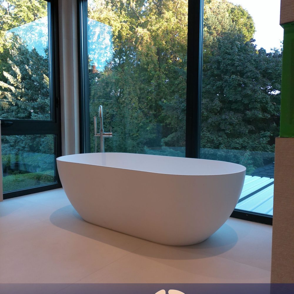 Free-standing-bath-tub-installation